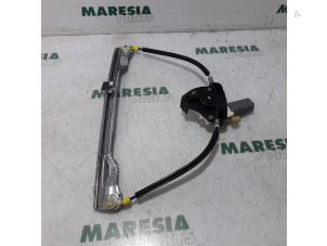 Used Window mechanism 2-door, front right Renault Clio II (BB/CB) 1.4 16V Price € 25,00 Margin scheme offered by Maresia Parts