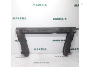 Used Radiator bar Renault Grand Scénic II (JM) 2.0 16V Price € 35,00 Margin scheme offered by Maresia Parts