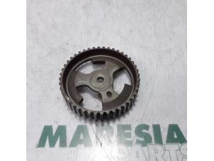Used Camshaft sprocket Citroen C4 Berline (LC) 1.6 HDi 16V Price € 20,00 Margin scheme offered by Maresia Parts