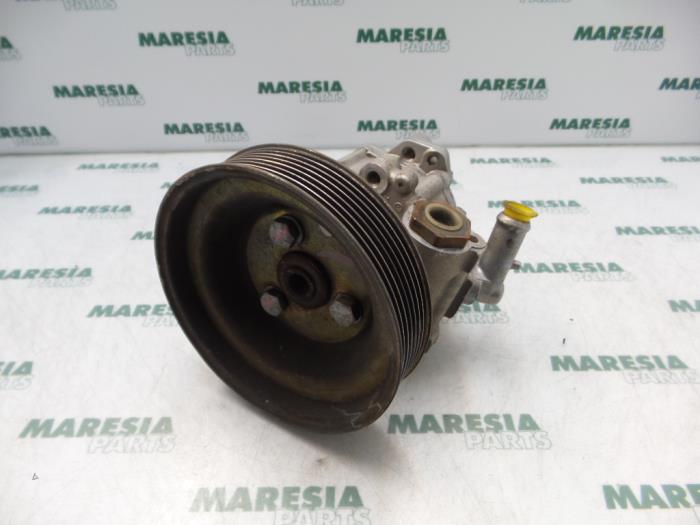 Usagé Pompe de direction Alfa Romeo 166 2.0 Twin Spark 16V Prix € 50,00 Règlement à la marge proposé par Maresia Parts