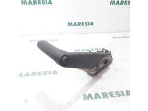 Used Parking brake lever Renault Kangoo Express (FW) 1.5 dCi 90 FAP Price € 65,00 Margin scheme offered by Maresia Parts