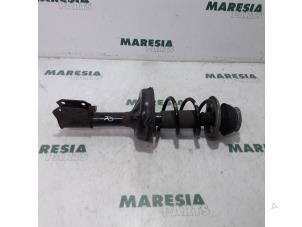 Used Front shock absorber rod, right Renault Twingo II (CN) 1.2 16V Quickshift 5 Price € 34,00 Margin scheme offered by Maresia Parts