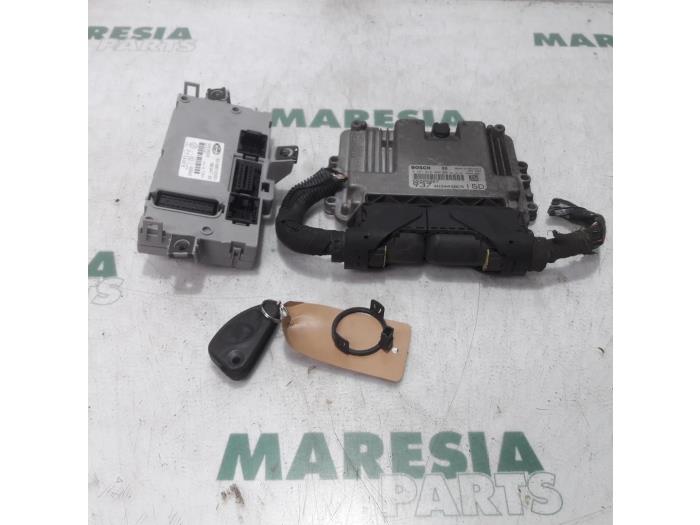 Used Engine management computer Alfa Romeo GT (937) 1.9 JTD 16V Multijet Price € 210,00 Margin scheme offered by Maresia Parts