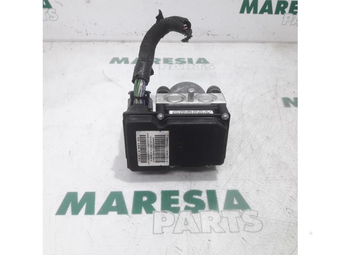 Begagnade ABS-pump Fiat Scudo (270) 2.0 D Multijet Pris € 145,19 Inklusive moms erbjuds av Maresia Parts