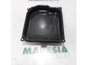 Used Gearbox cover Renault Clio II (BB/CB) 1.4 Price € 25,00 Margin scheme offered by Maresia Parts