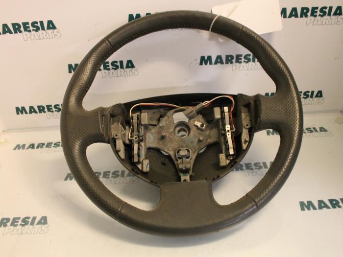 Begagnade Ratt Renault Grand Scénic II (JM) 1.6 16V Pris € 25,00 Marginaltabell erbjuds av Maresia Parts
