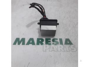 Used Heater resistor Citroen C4 Picasso (3D/3E) 1.6 e-HDi 115 Price € 29,95 Margin scheme offered by Maresia Parts