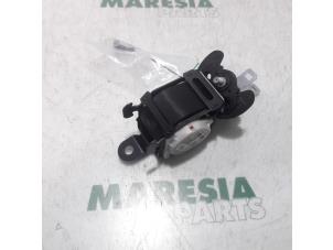 Used Rear seatbelt, centre Citroen C4 Picasso (3D/3E) 1.6 e-HDi 115 Price € 35,00 Margin scheme offered by Maresia Parts