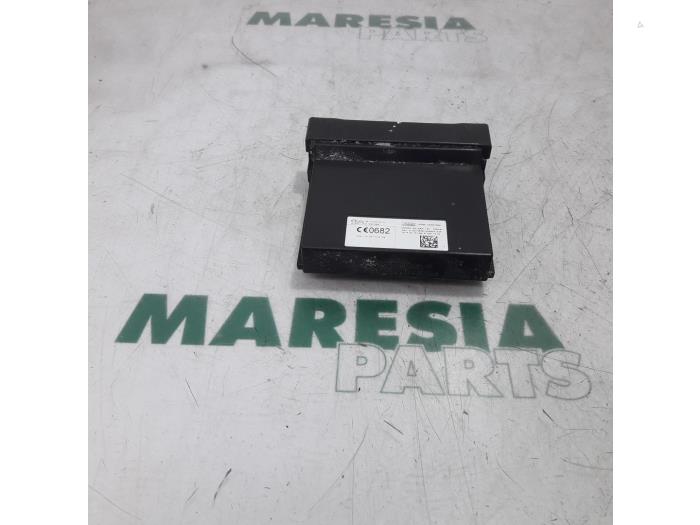 Usagé Ordinateur divers Citroen C4 Picasso (3D/3E) 1.6 e-HDi 115 Prix € 75,00 Règlement à la marge proposé par Maresia Parts