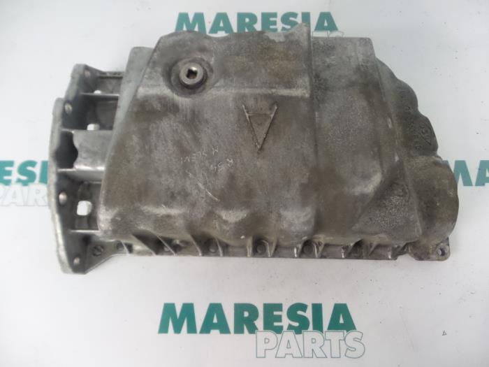 Gebrauchte Ölwanne Renault Megane Scenic Preis € 30,00 Margenregelung angeboten von Maresia Parts