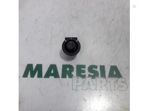 Used Mirror switch Renault Master IV (MA/MB/MC/MD/MH/MF/MG/MH) 2.3 dCi 16V Price € 30,25 Inclusive VAT offered by Maresia Parts