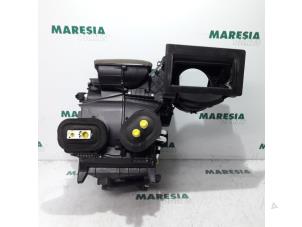 Used Heater housing Renault Master IV (MA/MB/MC/MD/MH/MF/MG/MH) 2.3 dCi 16V Price € 317,63 Inclusive VAT offered by Maresia Parts