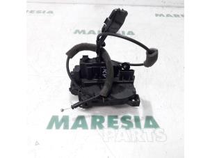 Used Door lock mechanism 2-door, right Renault Master IV (MA/MB/MC/MD/MH/MF/MG/MH) 2.3 dCi 16V Price € 84,70 Inclusive VAT offered by Maresia Parts