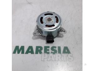 Używane Silnik wentylatora Renault Master IV (MA/MB/MC/MD/MH/MF/MG/MH) 2.3 dCi 16V Cena € 48,34 Z VAT oferowane przez Maresia Parts