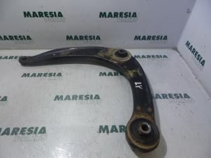 Used Front lower wishbone, left Peugeot 307 (3A/C/D) 1.6 HDi 16V Price € 25,00 Margin scheme offered by Maresia Parts