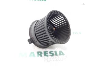 Used Heating and ventilation fan motor Peugeot 308 SW (4E/H) 1.6 VTI 16V Price € 40,00 Margin scheme offered by Maresia Parts