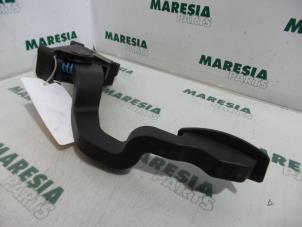 Used Throttle pedal position sensor Fiat Stilo (192A/B) 1.9 JTD 80 5-Drs. Price € 25,00 Margin scheme offered by Maresia Parts