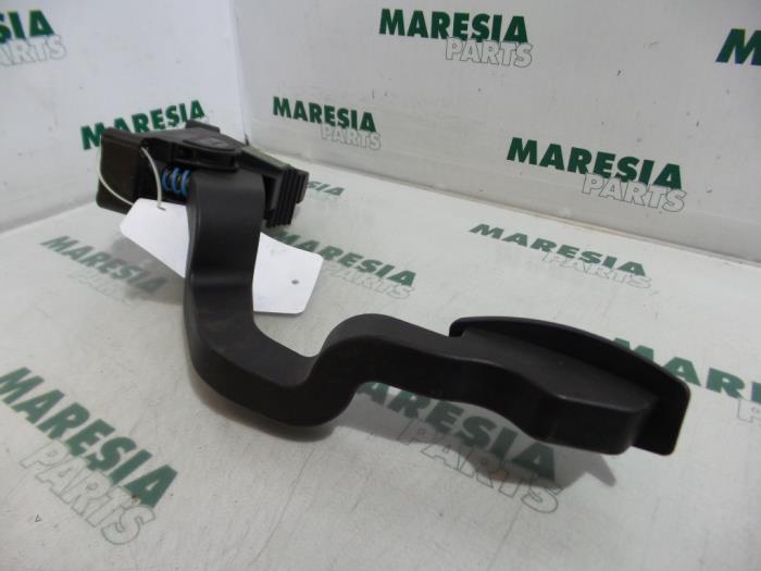 Begagnade Gaspedalsensor Fiat Stilo (192A/B) 2.4 20V Abarth 3-Drs. Pris € 25,00 Marginaltabell erbjuds av Maresia Parts