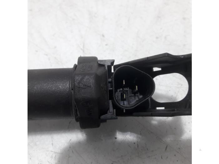 Ignition coil from a Citroën C4 Picasso (UD/UE/UF) 1.6 16V VTi 120 2009