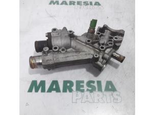 Used Thermostat housing Peugeot 307 CC (3B) 2.0 16V Price € 40,00 Margin scheme offered by Maresia Parts