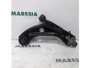 Usagé Bras de suspension bas avant gauche Peugeot 308 SW (L4/L9/LC/LJ/LR) 1.6 BlueHDi 120 Prix € 30,00 Règlement à la marge proposé par Maresia Parts