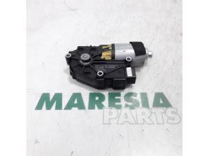 Używane Silnik szyberdachu Peugeot 407 SW (6E) 2.2 16V Cena € 90,00 Procedura marży oferowane przez Maresia Parts