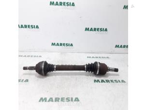 Used Front drive shaft, left Peugeot 407 SW (6E) 2.2 16V Price € 131,25 Margin scheme offered by Maresia Parts