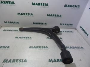 Used Front lower wishbone, left Peugeot 607 (9D/U) 2.2 HDi 16V FAP Price € 35,00 Margin scheme offered by Maresia Parts