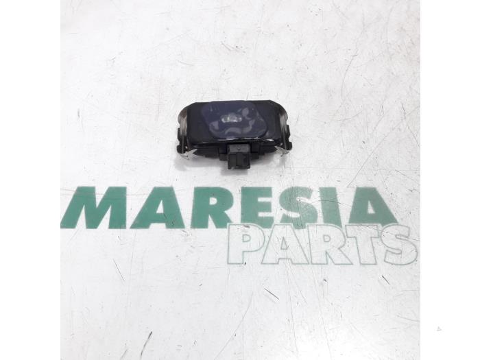 Begagnade Regnsensor Fiat Scudo (270) 2.0 D Multijet Pris € 48,40 Inklusive moms erbjuds av Maresia Parts