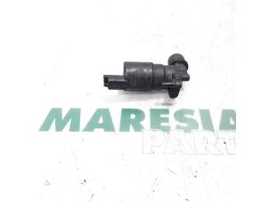 Usados Bomba de limpiaparabrisas delante Fiat Scudo (270) 2.0 D Multijet Precio € 18,15 IVA incluido ofrecido por Maresia Parts