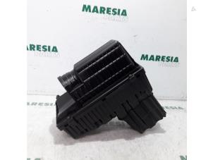 Usagé Boîtier filtre à air Fiat Scudo (270) 2.0 D Multijet Prix € 60,50 Prix TTC proposé par Maresia Parts