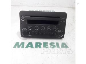 Używane Radioodtwarzacz CD Alfa Romeo 159 Sportwagon (939BX) 1.8 MPI 16V Cena € 75,00 Procedura marży oferowane przez Maresia Parts