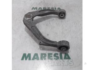 Used Front upper wishbone, left Alfa Romeo 159 Sportwagon (939BX) 1.8 MPI 16V Price € 50,00 Margin scheme offered by Maresia Parts