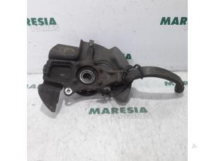 Used Knuckle, front left Alfa Romeo 159 Sportwagon (939BX) 1.8 MPI 16V Price € 39,99 Margin scheme offered by Maresia Parts