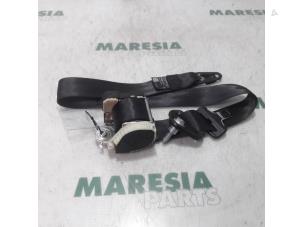 Used Rear seatbelt, right Renault Twingo II (CN) 1.5 dCi 90 FAP Price € 40,00 Margin scheme offered by Maresia Parts