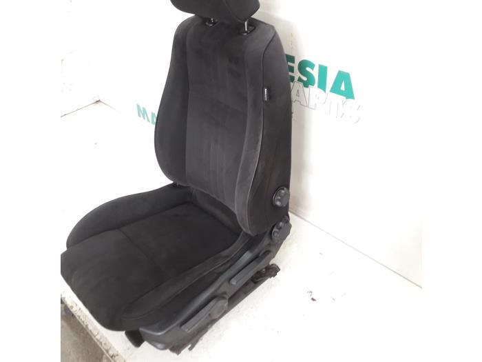 Seat, left from a Alfa Romeo 159 Sportwagon (939BX) 1.8 MPI 16V 2007