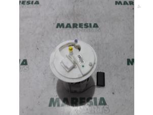 Usados Bomba eléctrica de combustible Alfa Romeo MiTo (955) 1.4 Multi Air 16V Precio € 25,00 Norma de margen ofrecido por Maresia Parts