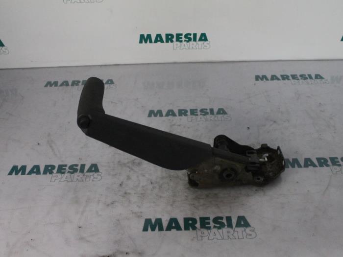Gebrauchte Handbremsgriff Renault Kangoo Express (FW) 1.5 dCi 70 Preis € 65,00 Margenregelung angeboten von Maresia Parts