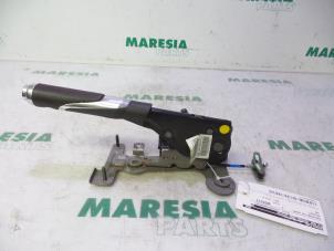 Used Parking brake lever Peugeot 208 I (CA/CC/CK/CL) 1.6 16V GTI Price € 75,00 Margin scheme offered by Maresia Parts