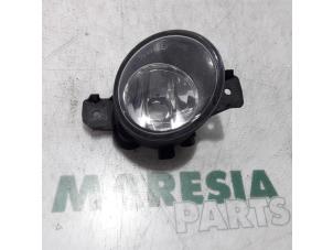 Used Fog light, front right Renault Clio II (BB/CB) 1.6 16V Price € 25,00 Margin scheme offered by Maresia Parts