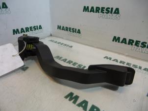 Używane Czujnik polozenia pedalu gazu Peugeot 206 SW (2E/K) 2.0 HDi Cena € 35,00 Procedura marży oferowane przez Maresia Parts