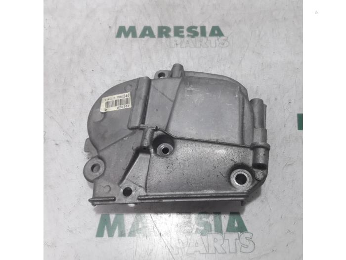 Usagé Couvercle de distribution Renault Clio III (BR/CR) 1.6 16V Prix € 30,00 Règlement à la marge proposé par Maresia Parts