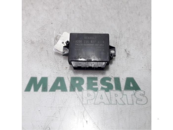 Usagé Module PDC Renault Scénic II (JM) 2.0 16V Prix € 40,00 Règlement à la marge proposé par Maresia Parts