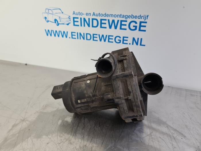Używane Pompa gazów spalinowych Volkswagen Passat (3B3) 1.8 Turbo 20V Cena € 65,00 Procedura marży oferowane przez Auto- en demontagebedrijf Eindewege