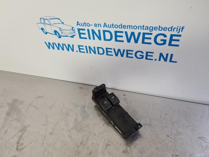 Usados Interruptor combinado de ventanillas Volkswagen Golf IV (1J1) Precio € 15,00 Norma de margen ofrecido por Auto- en demontagebedrijf Eindewege