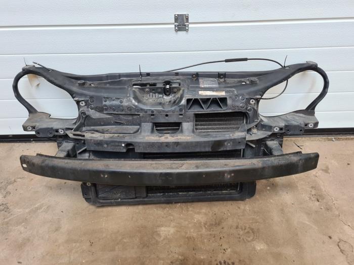 Używane Panel przedni Volkswagen Polo IV (9N1/2/3) 1.2 12V Cena € 90,00 Procedura marży oferowane przez Auto- en demontagebedrijf Eindewege