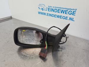 Gebrauchte Außenspiegel links Peugeot 306 (7D) 1.6 Preis € 30,00 Margenregelung angeboten von Auto- en demontagebedrijf Eindewege