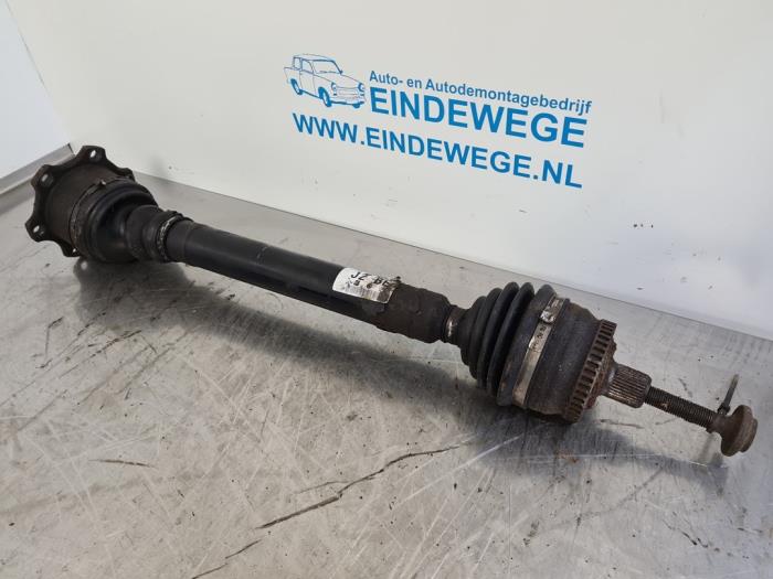 Front drive shaft, right from a Volkswagen Passat (3B2) 1.8 20V 2000