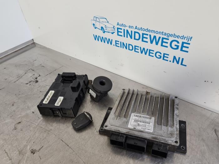 Used Engine management computer Renault Clio III (BR/CR) 1.5 dCi 70 Price € 140,00 Margin scheme offered by Auto- en demontagebedrijf Eindewege