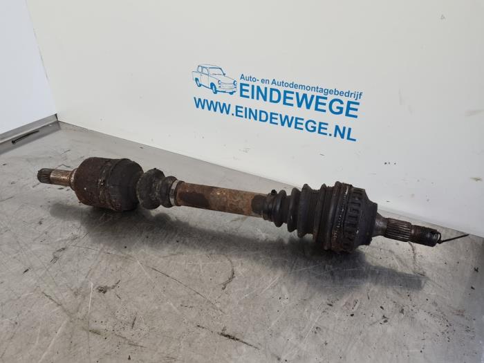 Gebrauchte Antriebswelle links vorne Citroen Xsara Picasso (CH) 1.8 16V Preis € 40,00 Margenregelung angeboten von Auto- en demontagebedrijf Eindewege